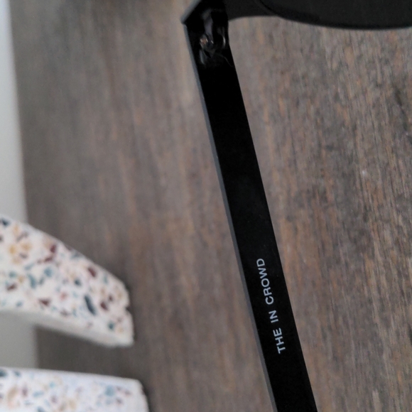 Quay sunglasses - Picture 3 of 3